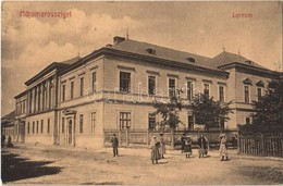 * T2 Máramarossziget, Sighetu Marmatiei; Líceum. W. L. (?) No. 250. / Lyceum, School - Ohne Zuordnung