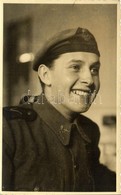 * T2 1942 Magyar Királyi Honvédség Ejtőernyős Alakulatának Tagja / WWII Royal Hungarian Army Paratrooper. Photo - Ohne Zuordnung