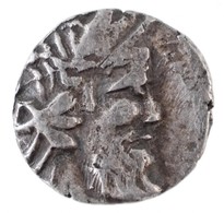 Azonosítatlan ókori Ezüstérme (1,87g) T:2-
Unidentified Ancient Silver Coin 'Bearded Head Right / Horseman With Lance' ( - Ohne Zuordnung
