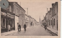 51 - Carte Postale Ancienne De  MOURMELON LE GRAND   Rue Du Maréchal Foch - Mourmelon Le Grand