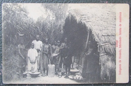 Congo Indigenas De Kivando Fabricando Farinha De Mandioca - Belgian Congo