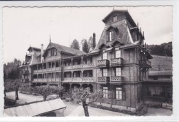 Le Pâquier. Etablissement De Montbarry, Façade Et Balcons De Bois, Travaillé - Le Pâquier