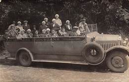 Lourdes        65      Taxis, Autocars,Transport Des Excursionnistes  Carte Photo.      (voir Scan) - Lourdes