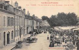 Tarbes        65         Jour De Foire Coté Place Mercadieu    (voir Scan) - Tarbes