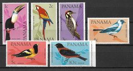 1604m: Motivlot Vögel, Papageien Und Andere, Serie Aus Panama ** - Perroquets & Tropicaux