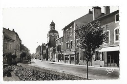 AIGUEPERSE  (cpsm 63)  Grande Rue Et Hôtel De Ville  -  L 1 - Aigueperse