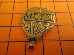 0220 Pin's Pins / Beau Et Rare  / THEME MONTGOLFIERES / BALLON LIBRE MULTICOLORE METZ - Montgolfières