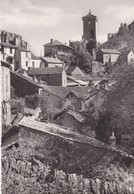 Cpsm 10 Cm X 15 Cm. En Parcourant Les Gorges Du Tarn. PEYRELEAU (81) Dominé Par La Vieille Tour D Château - Sonstige & Ohne Zuordnung