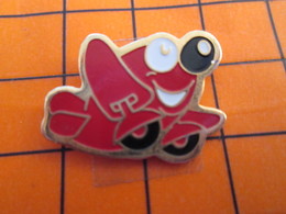 2719 Pin's Pins / Beau Et Rare  / THEME AVIATION / PETIT AVION ROUGE A NEZ NOIR - Avions