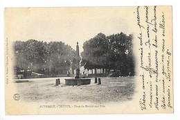 LEZOUX  (cpa 63)  Place Du Marché Aux Bois    -  L 1 - Lezoux