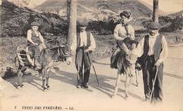 Non Localisé        65          Types Des Pyrénées . ânes.  Bergers     (voir Scan) - Autres & Non Classés