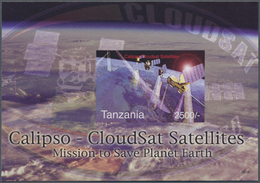 Thematik: Raumfahrt / Astronautics: 2006, Tanzania. Imperforate Souvenir Sheet (1 Value) From The Is - Autres & Non Classés