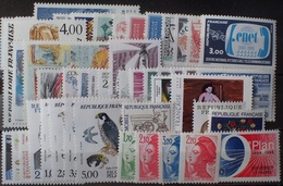 DF40266/1144 - ANNEE 1984 COMPLETE N°2299 à 2346 Sauf N°2321 (48 Timbres Neufs**) - Cote : 66,90 € - 1980-1989