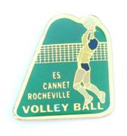 Pin's ES CANNET ROCHEVILLE VOLLEY BALL - Joueuse En Défense Au Filet - EIP - J015 - Pallavolo