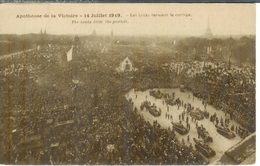 Cpa 75 Paris , Apothéose De La Victoire , Ww1 , Les Tanks Ferment Le Cortège - War 1914-18