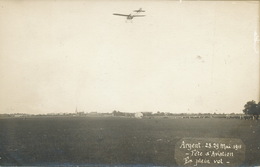 Carte Photo Meeting Aviation Fete 28 Et 28 Mai 1911 Plein Vol. Au Fonds Eglise Et Gare . Prise Dans La Plaine De Rillas - Argent-sur-Sauldre