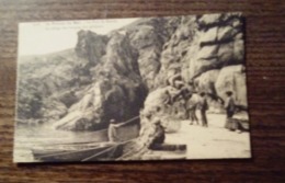 Carte Postale Ancienne - La Pointe Du Raz - Le Port De Bestrée - Le Refuge Des Barques Des Pêcheurs - Plogoff