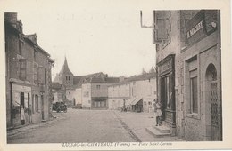 Lussac Les Chateaux -86- Place Saint Sornin - Lussac Les Chateaux