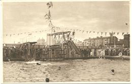 SEPIA POSTCARD OF BATHING POOL - GT. YARMOUTH - NORFOLK - Great Yarmouth