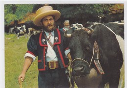 Marsens, Bernard Romanens Avec Une Vache, Armailli Chanteur De La Fête Des Vignerons 1977 - Marsens