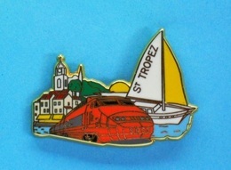 PIN'S // ** SNCF ** TGV / ORANGE ** SAINT TROPEZ / VOILIER JAUNE & BLANC ** . (Ballard Doré Or Fin) - TGV