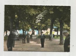 Cp,86 , LIGLET , Sports , Pétanque ,partie De Boules Sur La Place Ombragée Devant Le Monument Aux Morts , Vierge - Other & Unclassified