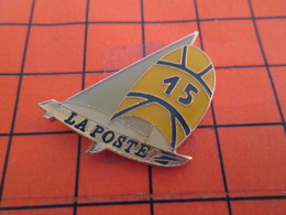 919 Pin's Pins / Beau Et Rare  / THEME : POSTES /  LA POSTE 15 BATEAU VOILE VOILIER - Postes