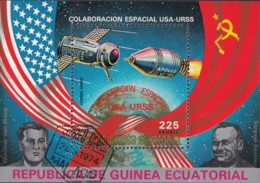 Guinea Equatoriale 1974 Collaborazione Spaziale Usa URSS Sojus Von Braun Korolov Sheet Imperf. CTO - Afrika