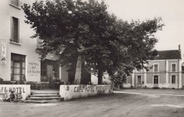 Delcampe - T1 - Carte Photo - Cpsm 38 - BEAUREPAIRE - CAFE HOTEL DE LA GARE - Beaurepaire