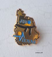 Pin's  JUDO VIENNE - Judo