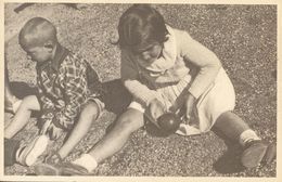 Guerra Civil, Tarjeta Postal Republicana. (*). (1937ca). Tarjeta Postal Fotográfica, AJUT INFANTIL DE RERAGUARDA. Niña C - Autres & Non Classés