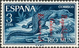 Río Muni. **54. 1964. 3 Pts Azul Violeta. Sobrecarga REPUBLICA / GUINEA / ECUATORIAL, En Rojo De Iniciativa Privada. MAG - Altri & Non Classificati