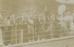 DEVON - ILFRACOMBE - PADDLE STEAMER "BARRY" WITH TRIPPERS RP  Dv228 - Ilfracombe