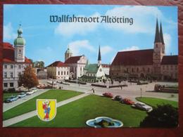 Altötting - Kapellplatz / Auto (VW Käfer Etc), Autobus - Altoetting