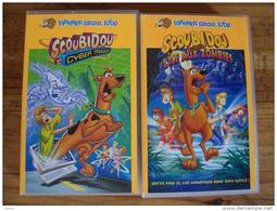 LOT  DE  2 FILMS   EN  DESSINS  ANIMES  DE SCOUBIDOU  °°  SCOUBIDOU  CYBER TRAQUE + SCOUBIDOU SUR L'ILE AUX ZOMBIES - Cartoons