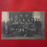 CARTE PHOTO SOLDAT LIEU A IDENTIFIER - Guerre 1914-18