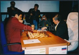 Anand és Karpov Sakk Világbajnokok Küzdelme Eredeti Fotón 14x9 Cm - Otros & Sin Clasificación