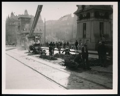 Cca 1935 Budapest, Kockakövet Raknak Le A Ferenc József Hídon, Háttérben A 44-es Villamossal és A Gellért Szállóval, 4,5 - Otros & Sin Clasificación