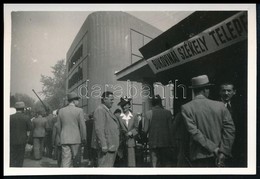 Cca 1941 A Bukovinai Székely Telepesek Pavilonja A Budapesti Nemzetközi Vásáron, Fotó, 6×9 Cm - Otros & Sin Clasificación