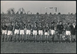 Cca 1950-1960 Magyar Ifjúsági Labdarúgó Válogatott, Fotó, Hátoldalon Feliratozva, 13×18 Cm - Otros & Sin Clasificación