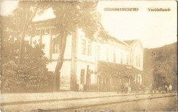 T2/T3 1926 Biharkeresztes, Vasútállomás, Vasutasok. Photo - Sin Clasificación