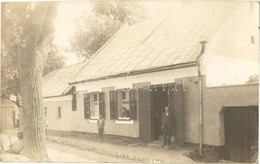 * T2 1928 Boksánbánya, Németbogsán, Deutsch-Bogsan, Bocsa Montana, Bocsa; Baumann üzlete, Kereskedés / Shops. Fotograf.  - Sin Clasificación