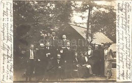 T2 1914 Kolozsvár, Cluj; Csoportkép Pappal / Group Photo With Priest - Sin Clasificación