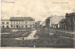 T2/T3 Petrozsény, Petrosani; Kossuth Lajos Utca, Takarékpénztár / Street, Savings Bank (fa) - Sin Clasificación