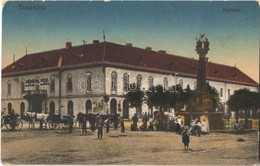 ** T2/T3 Érsekújvár, Nové Zámky; Szálloda, Szentháromság Szobor. 20. Sz. 1918. Vasúti Levelezőlapárusítás / Hotel, Trini - Otros & Sin Clasificación