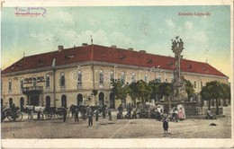 T2/T3 1919 Érsekújvár, Nové Zámky; Kossuth Lajos Tér, Szentháromság Szobor, Szálloda Az Arany Oroszlánhoz. Adler József  - Sonstige & Ohne Zuordnung