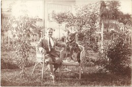 * T2/T3 1931 Fülek, Filakovo; Férfi Kutyával A Ház Kertjében / Man With Dog In The Garden. Photo (EK) - Sonstige & Ohne Zuordnung