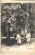 T3 1913 Szliács, Sliac; Park, Fiúk Népviseletben / Park, Boys In Traditional Costumes (fa) - Otros & Sin Clasificación