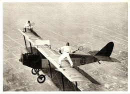 ** T2 1925 Ivan Unger And Gladys Roy Playing Tennis On Wings Of Airplane In Flight. Modern Postcard - Sin Clasificación