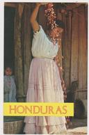 Honduras Campesina Aventando Frijoles - Honduras